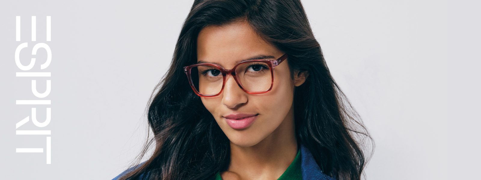 Esprit: Frau mit Brille